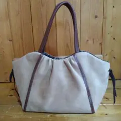 ペレンネ ベージュ スエード ハンドバッグ