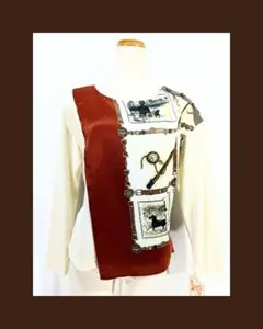♦♠♥♣新品未使用！馬車柄スカーフ切り替えアシンメトリーカットソー