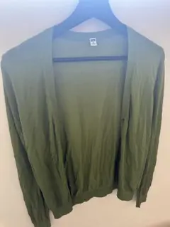 ユニクロ　オリーブグリーン カーディガン