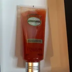 L'OCCITANE アーモンドシャワースクラブ 200ml シャワーオイル付