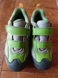モンベル　子供用トレッキングシューズ　19cmのサムネイル