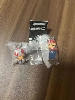 スーパーマリオ　めじるしアクセサリー　マリオ　キノピオ　２つセット　ガチャガチャ