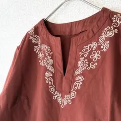 フェリシモ　刺繍 長袖 ロング ワンピース　Mサイズ　ブラウン　スリットネック