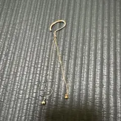 フックタイプ イヤーカフ ボールチャーム付き