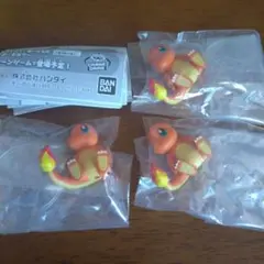 ポケモン　しっぽみてみて！フィギュア2 ヒトカゲ　ガチャガチャ　カプセルトイ