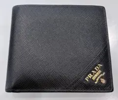 PRADA ブラック 二つ折り財布　サフィアーノレザー