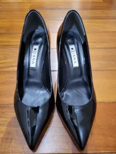 DIANAエナメルパンプス　約7センチ　サイズ23UL