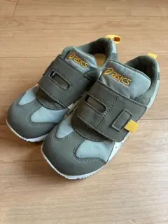 美品✨ アシックス スクスク アイダホミニ【18.5】 カーキ/オフホワイト