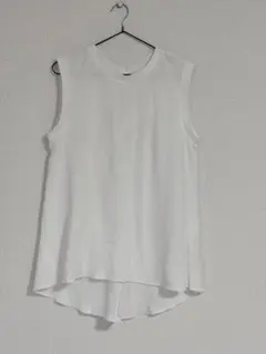 ホワイト ノースリーブ Tシャツ　GU