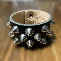 666スタッズ リストバンド ブレスレット バングル パンク ロック