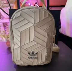 早い者勝ち‼️adidas Originals ミニリュック ピンクベージュのサムネイル