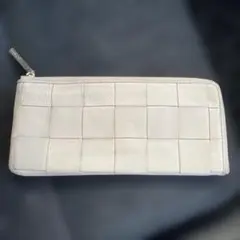 ホワイトレザー編み込み長財布