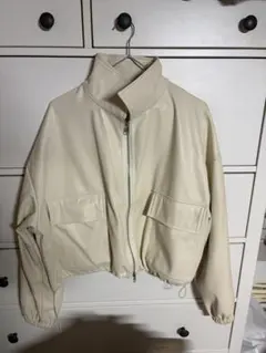 ⭐︎値下げ中⭐︎クリーム色 合成皮革 ジャケット