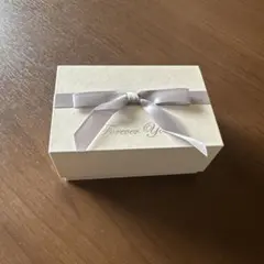 Van Cleef & Arpels ジュエリーBOX、箱、バタフライリボン付き - メルカリ