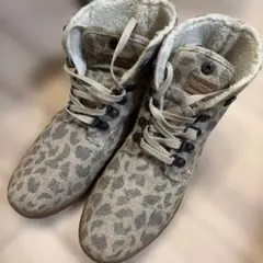 TOMS スニーカー