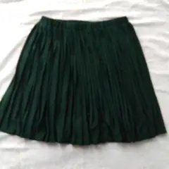 earth　ダークグリーン プリーツミニスカート　ウエストゴム