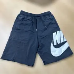 ナイキ　黒色　ハーフパンツ140〜150