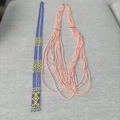 青と黄色のビーズネックレスとピンクのネックレスセット