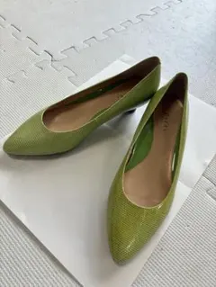Pitti パンプス ライムグリーン 23cm EEのサムネイル