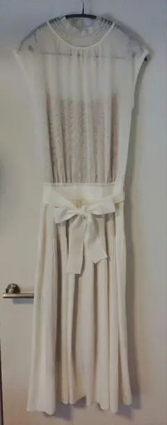 【新品未使用】ジルスチュアート　ホワイトひざ丈ワンピース