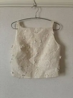 ノースリーブ　シャツ　アイボリー フラワー刺繍 ブラウス