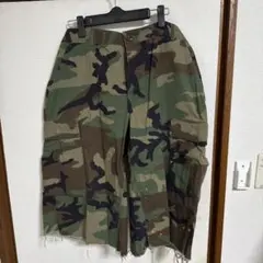 迷彩 カーゴショートパンツ 裾カットオフ
