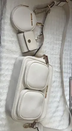 新品！MICHAEL KORS ショルダーバッグ ホワイト - メルカリ