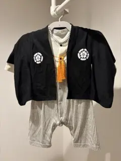 黒い羽織 ストライプロンパース 80