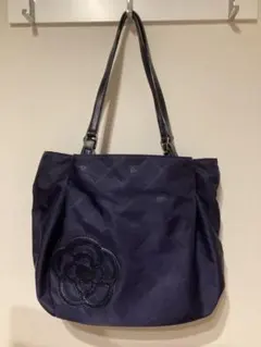美品✴︎CLATHAS トートバッグ ネイビーチャーム付のサムネイル