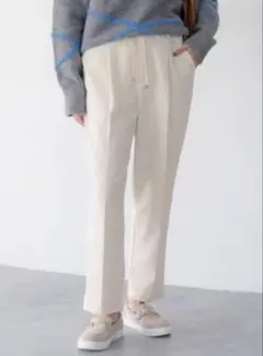 Elura サマ見えあったかテーパードパンツ