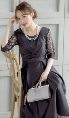 エレガントなブラックパーティードレス