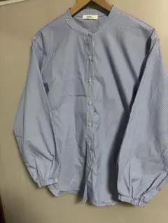 earth バンドカラーシャツ 青と白のストライプ