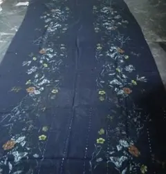 紺色（ネイビー）のスパンコール付きストール