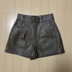 ZARA カーキブラウン フェイクレザー ショートパンツ XS