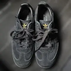 adidas スエードスニーカー