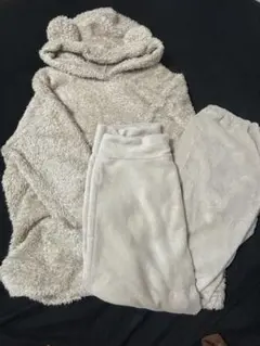 GU くまパジャマ Lサイズ もこもこ ベージュ 上下セット