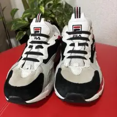 FILA スニーカー ホワイト/ブラック/レッド