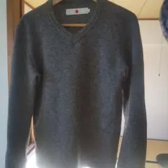 marka グレー Vネックニットセーター　サイズ３