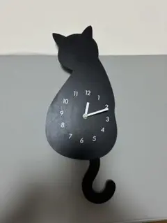 ニトリ　猫の壁掛け時計　振り時計