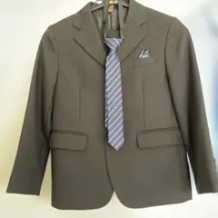 フォーマルスーツ 黒　130センチ　青シャツ　ネクタイ付き