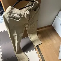 ベージュ チノパン ポケット付き
