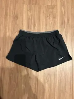 Nike ブラックショートパンツ ジッパーポケット付き