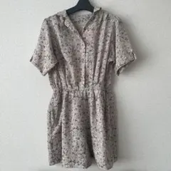 花柄ミニワンピース （ショートパンツ）半袖 ベージュ系のサムネイル
