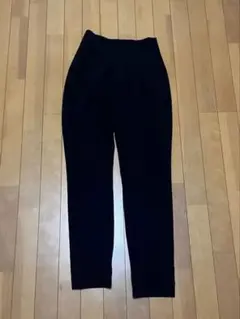 黒 ハイウエスト スリムフィットパンツ