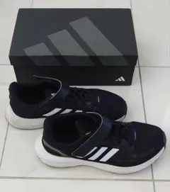 adidas キッズ スニーカー 黒/白 23.0