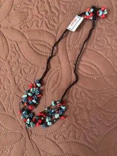 トルコ石、山珊瑚とビーズネックレス