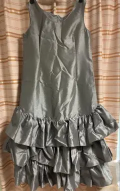 【新春sale】グレー 3段フリル ノースリーブドレス　L〜LL