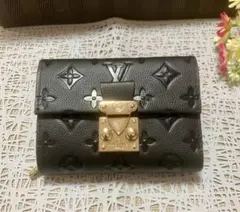 Item thumbnail for item e90c5f8e-08af-4e52-af0a-e47d0504dae3