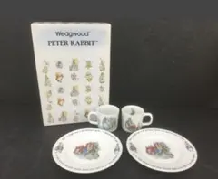 わ*い様 Wedge wood ピーターラビット マグカップ　皿　4点　元箱付き