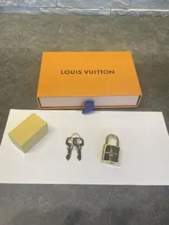 新品未使用LOUIS VUITTON ルイヴィトン　南京錠 ゴールド 鍵2本付き